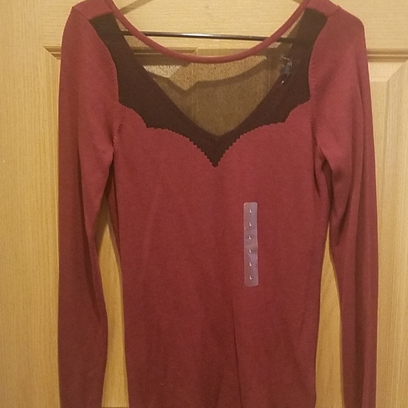 BNWT Guess size L long sleeve sweater - Picture 3 of 8